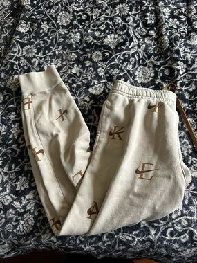 Men’s Cream Logo-Print Jogger Pants